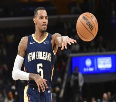 医学奇迹？浓眉带伤决战季后赛！独行侠孤注一掷签下＂地表最强175＂.